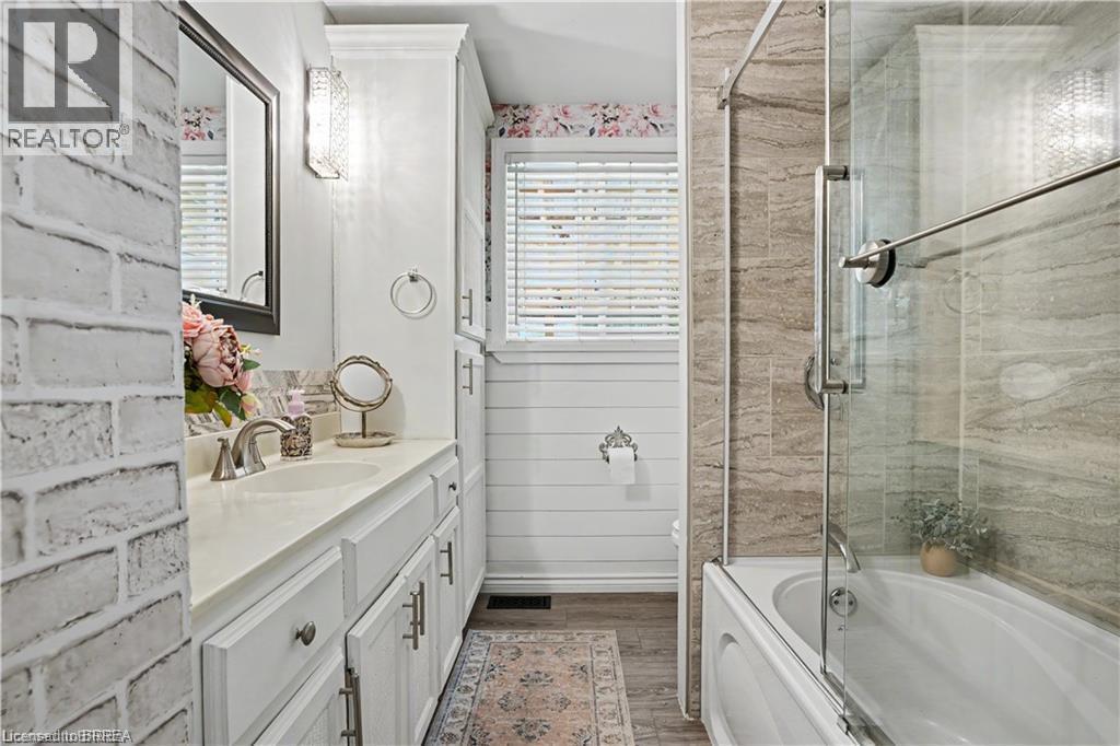 52 Lorne Avenue, Burford, ON - Indoor Photo Showing Bathroom