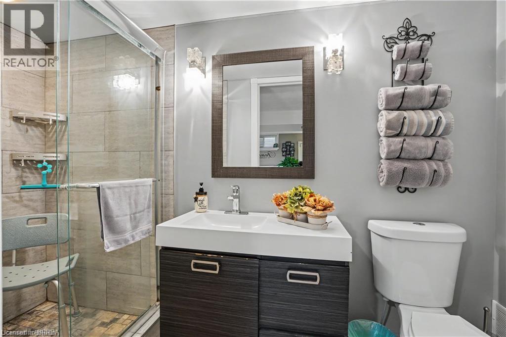 52 Lorne Avenue, Burford, ON - Indoor Photo Showing Bathroom