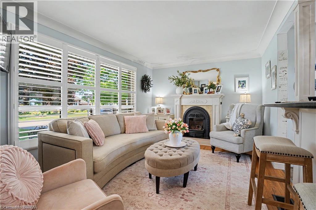 52 Lorne Avenue, Burford, ON - Indoor Photo Showing Living Room With Fireplace