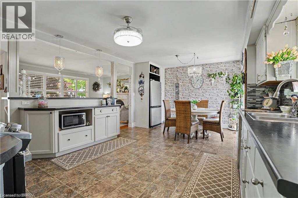 52 Lorne Avenue, Burford, ON - Indoor