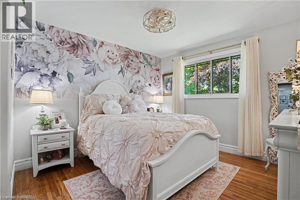 52 Lorne Avenue, Burford, ON - Indoor Photo Showing Bedroom