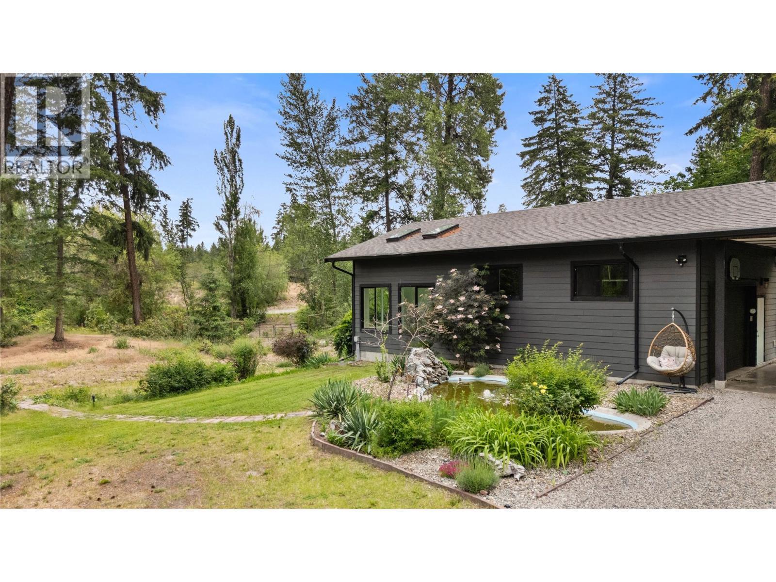 3153 Hall Road, Kelowna, BC - Outdoor