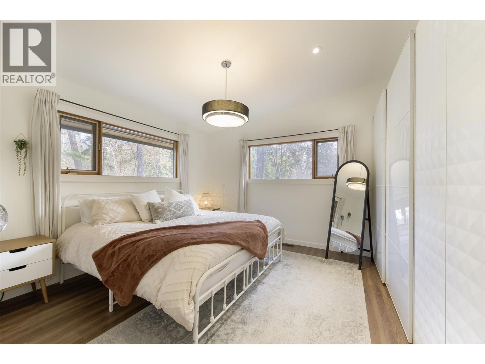 3153 Hall Road, Kelowna, BC - Indoor Photo Showing Bedroom
