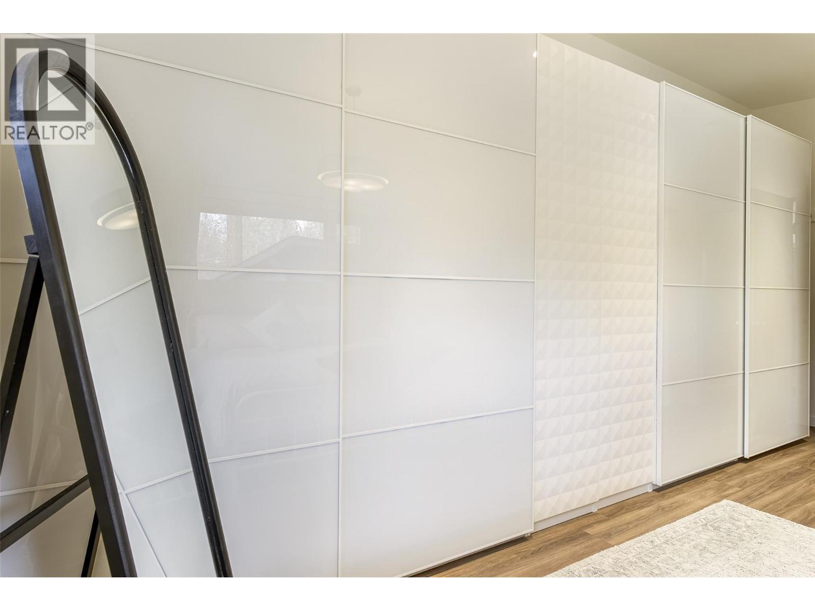 3153 Hall Road, Kelowna, BC - Indoor Photo Showing Other Room