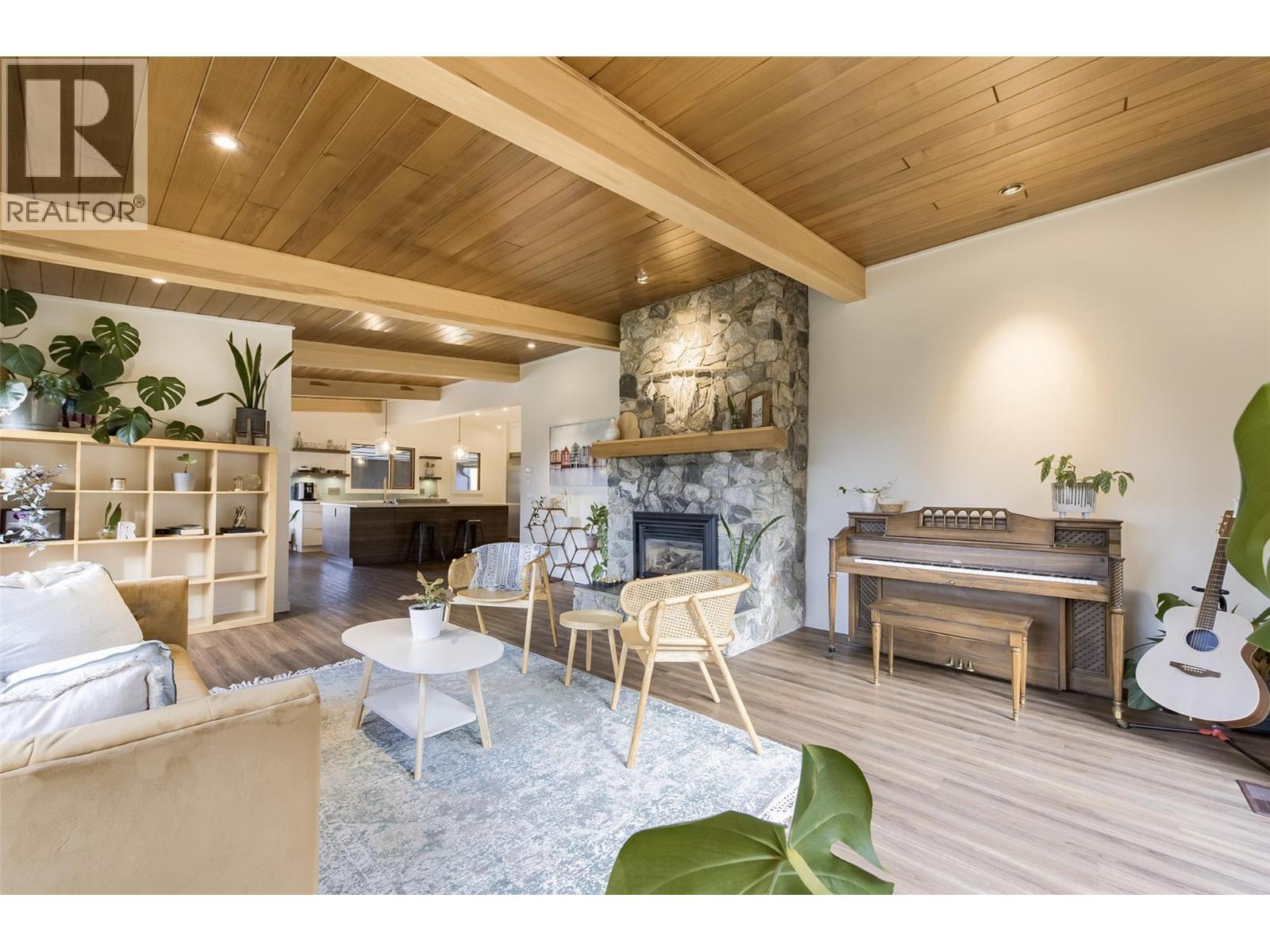 3153 Hall Road, Kelowna, BC - Indoor Photo Showing Living Room With Fireplace