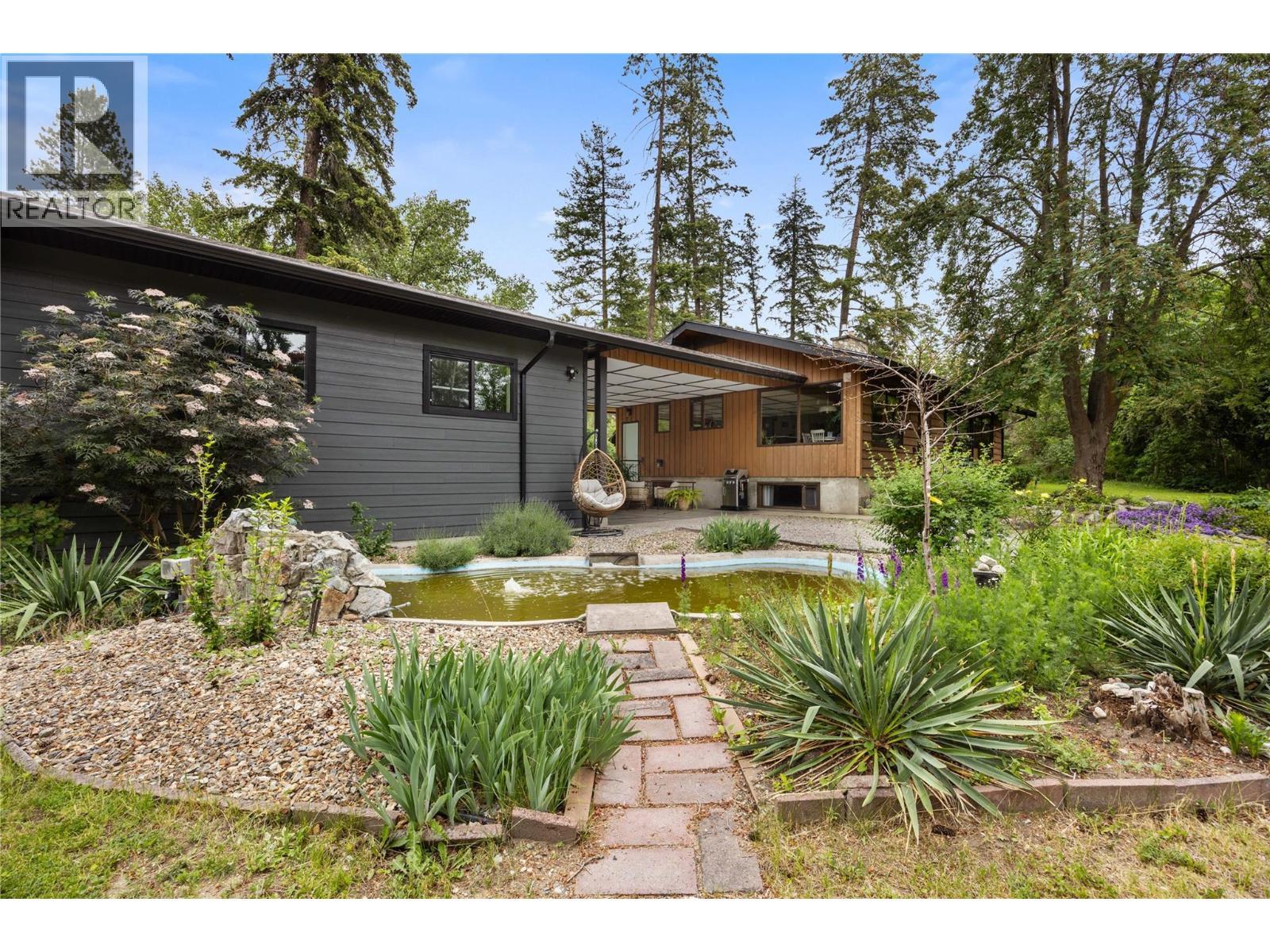 3153 Hall Road, Kelowna, BC - Outdoor