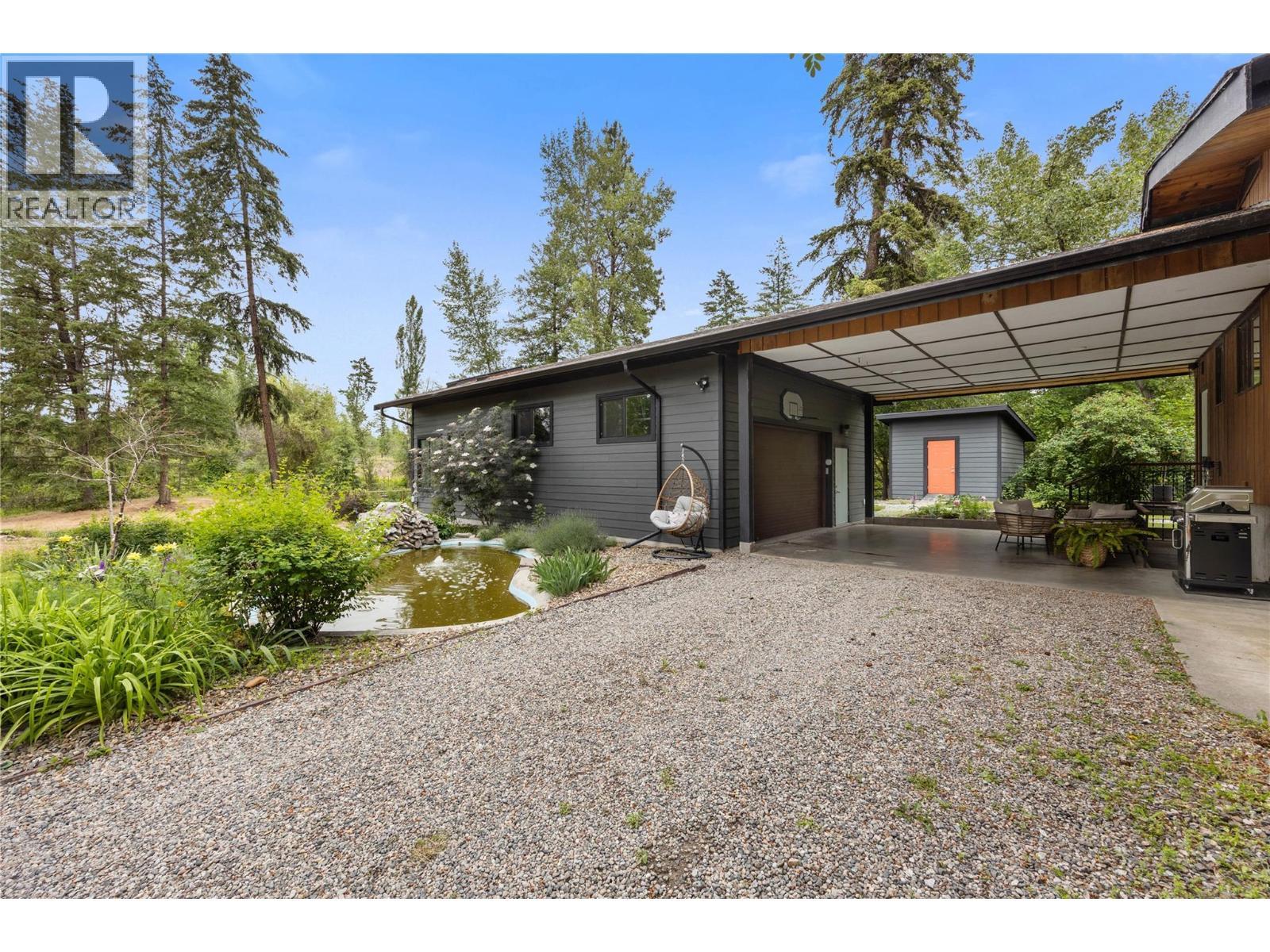 3153 Hall Road, Kelowna, BC - Outdoor