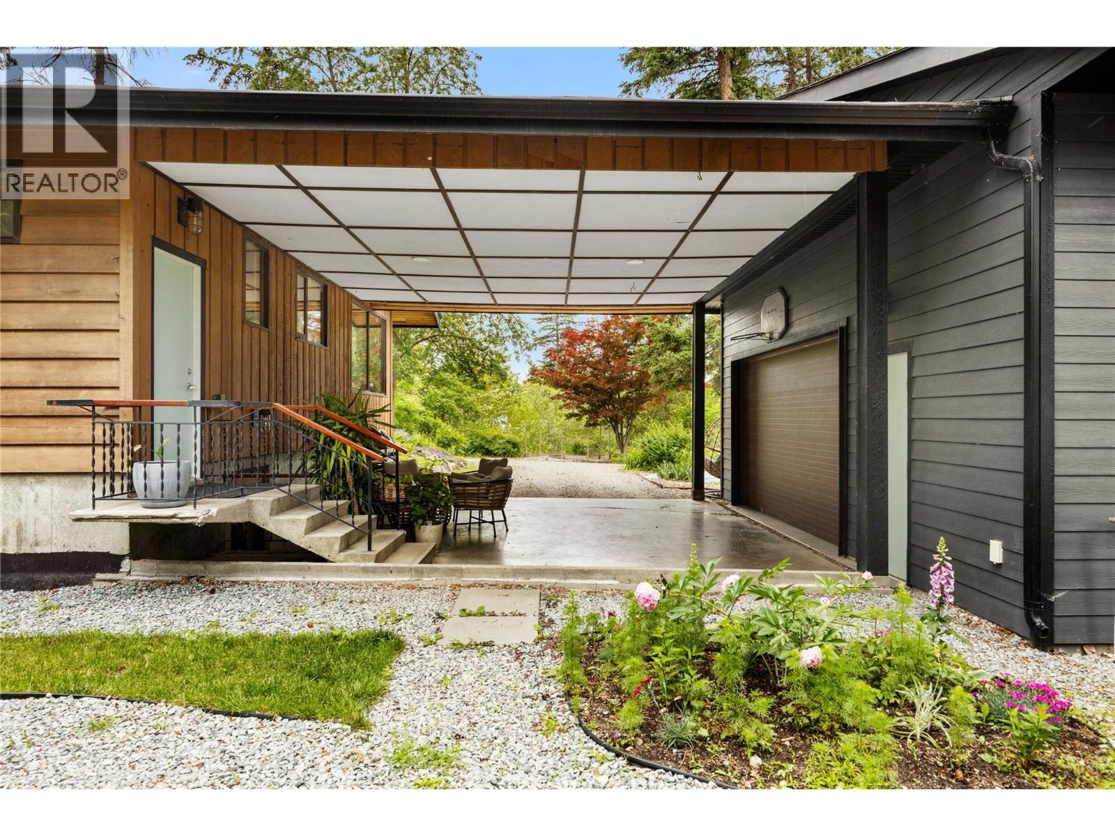 3153 Hall Road, Kelowna, BC - Outdoor With Exterior