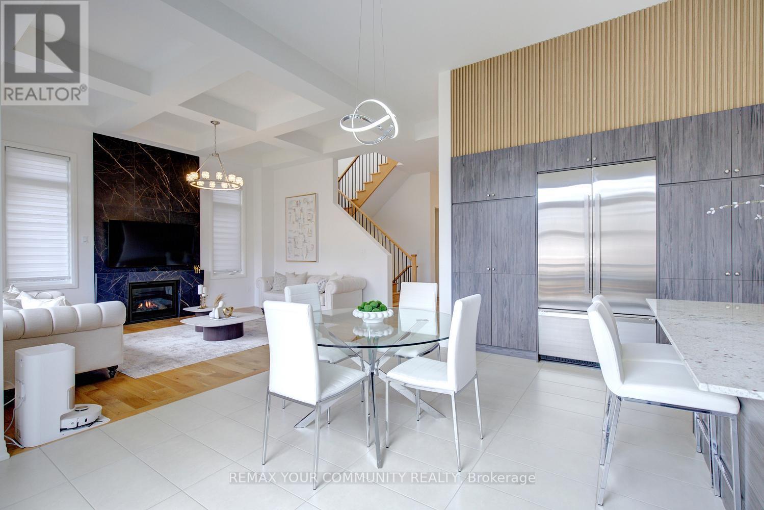 96 Bond Crescent, Richmond Hill, ON - Indoor Photo Showing Dining Room