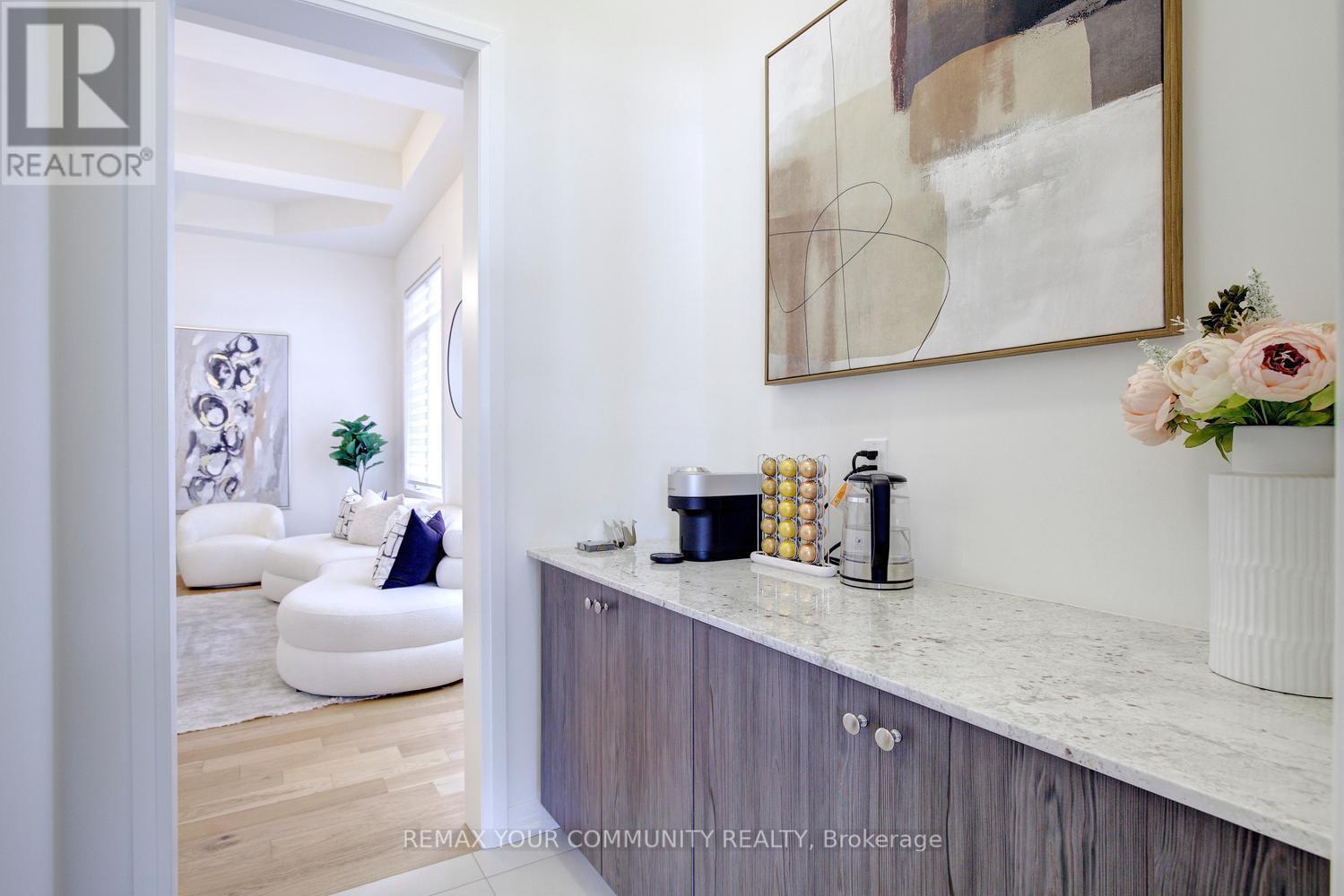96 Bond Crescent, Richmond Hill, ON - Indoor Photo Showing Bathroom