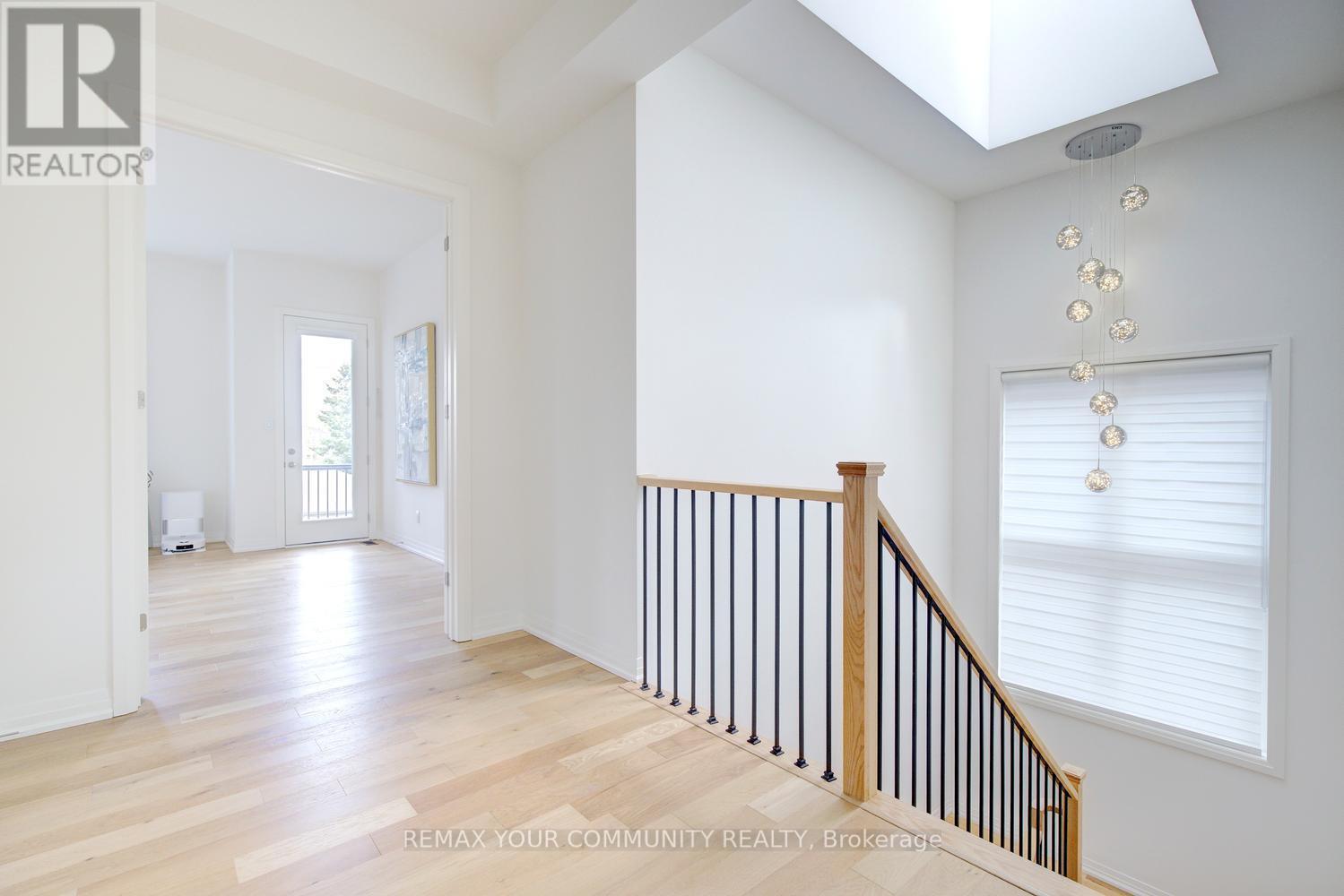 96 Bond Crescent, Richmond Hill, ON - Indoor Photo Showing Other Room