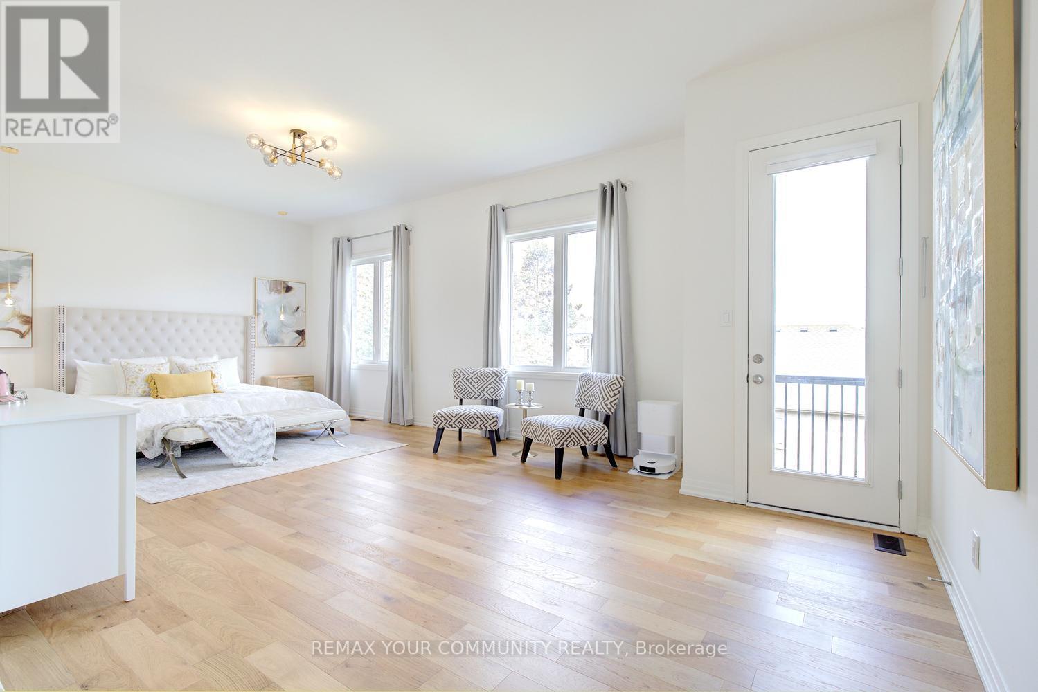 96 Bond Crescent, Richmond Hill, ON - Indoor Photo Showing Bedroom