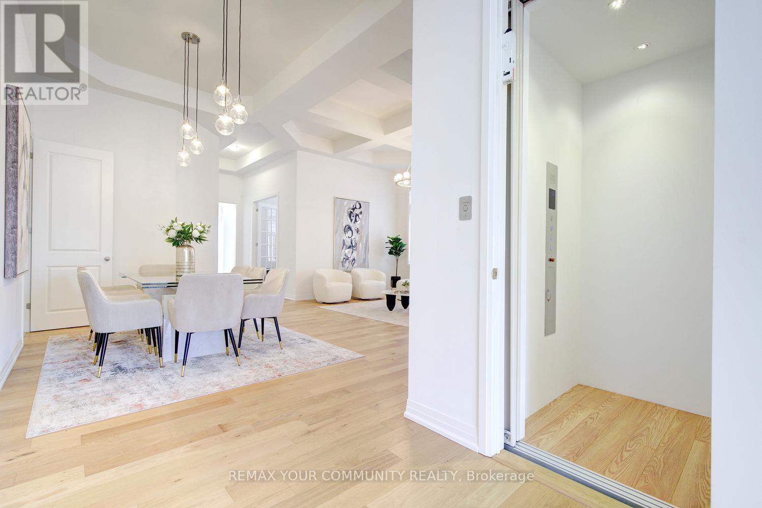 96 Bond Crescent, Richmond Hill, ON - Indoor Photo Showing Dining Room