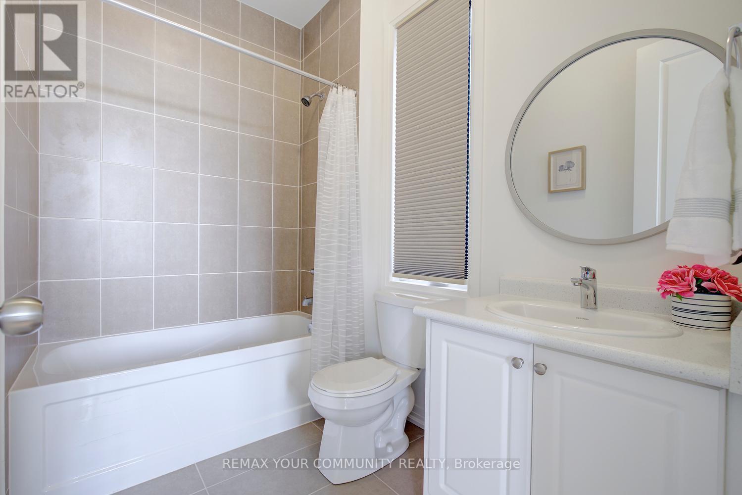 96 Bond Crescent, Richmond Hill, ON - Indoor Photo Showing Bathroom