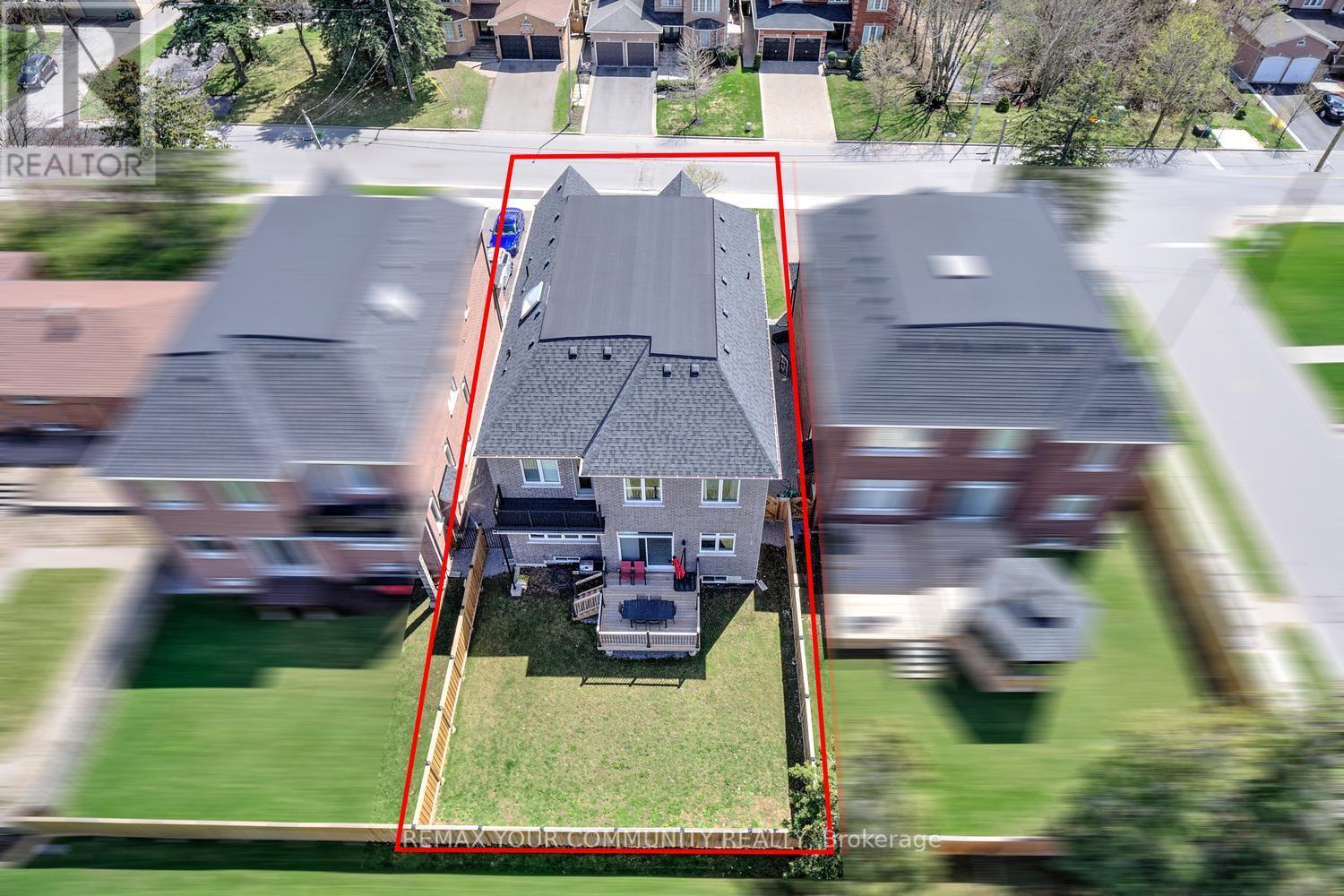96 Bond Crescent, Richmond Hill, ON - Outdoor
