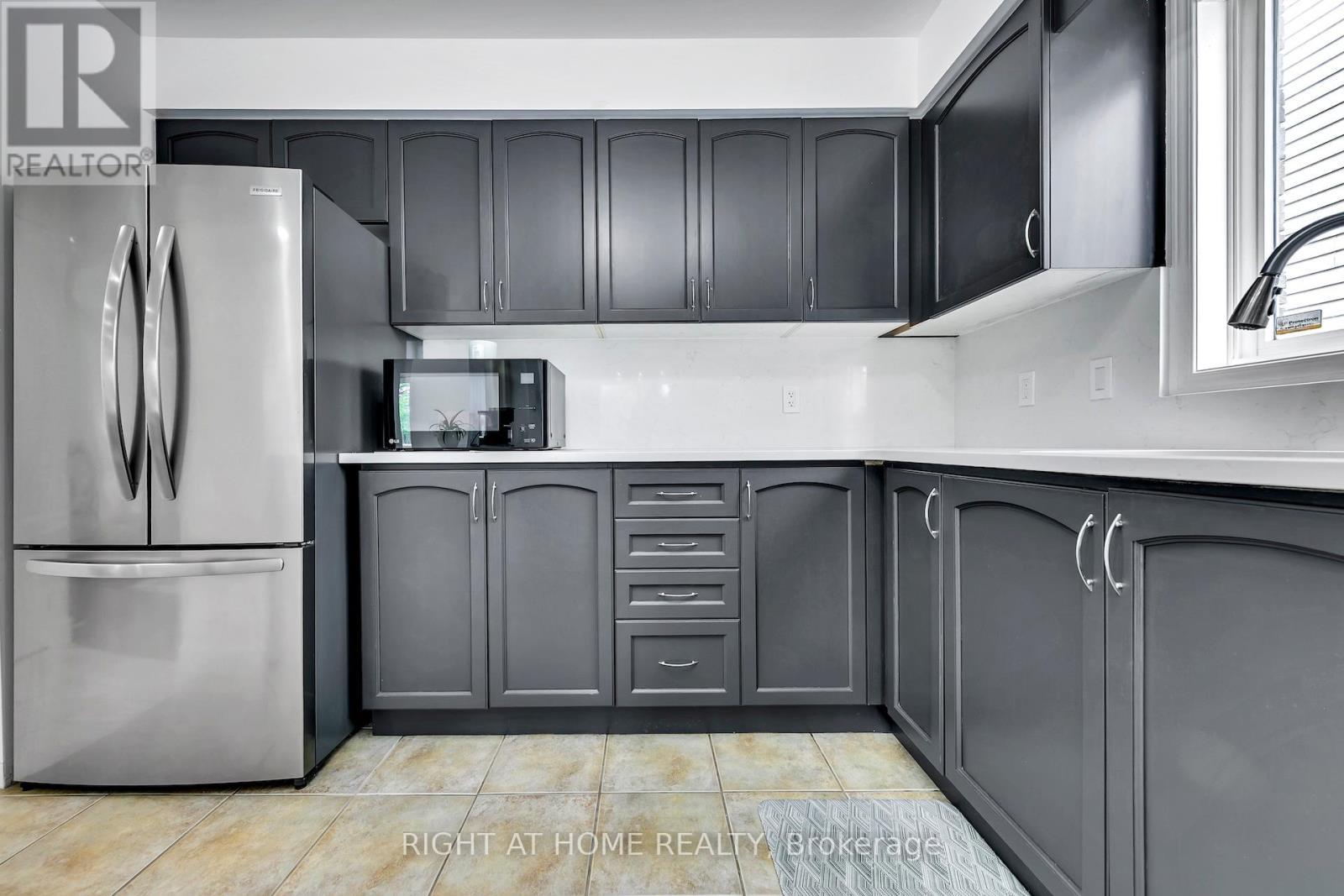 77 Milson Crescent, Guelph, ON - Indoor Photo Showing Kitchen