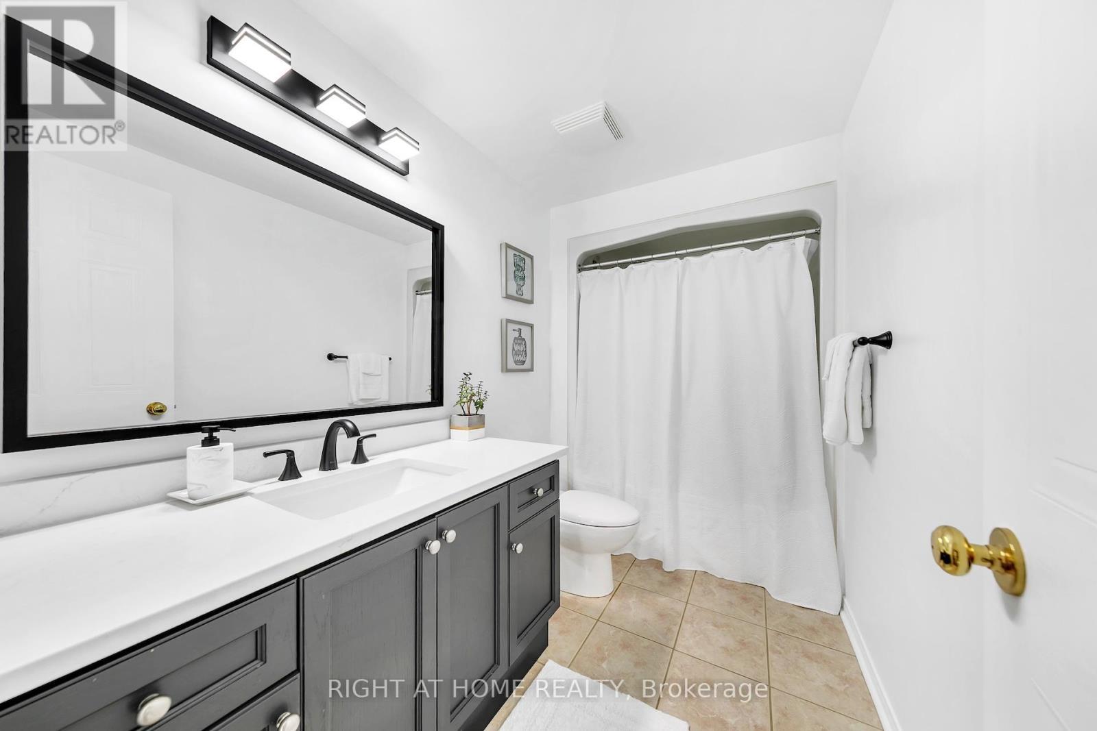 77 Milson Crescent, Guelph, ON - Indoor Photo Showing Bathroom