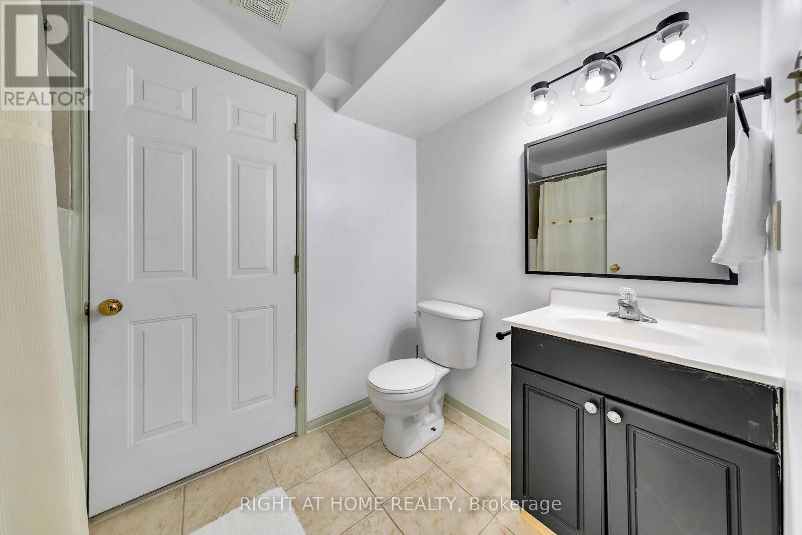 77 Milson Crescent, Guelph, ON - Indoor Photo Showing Bathroom