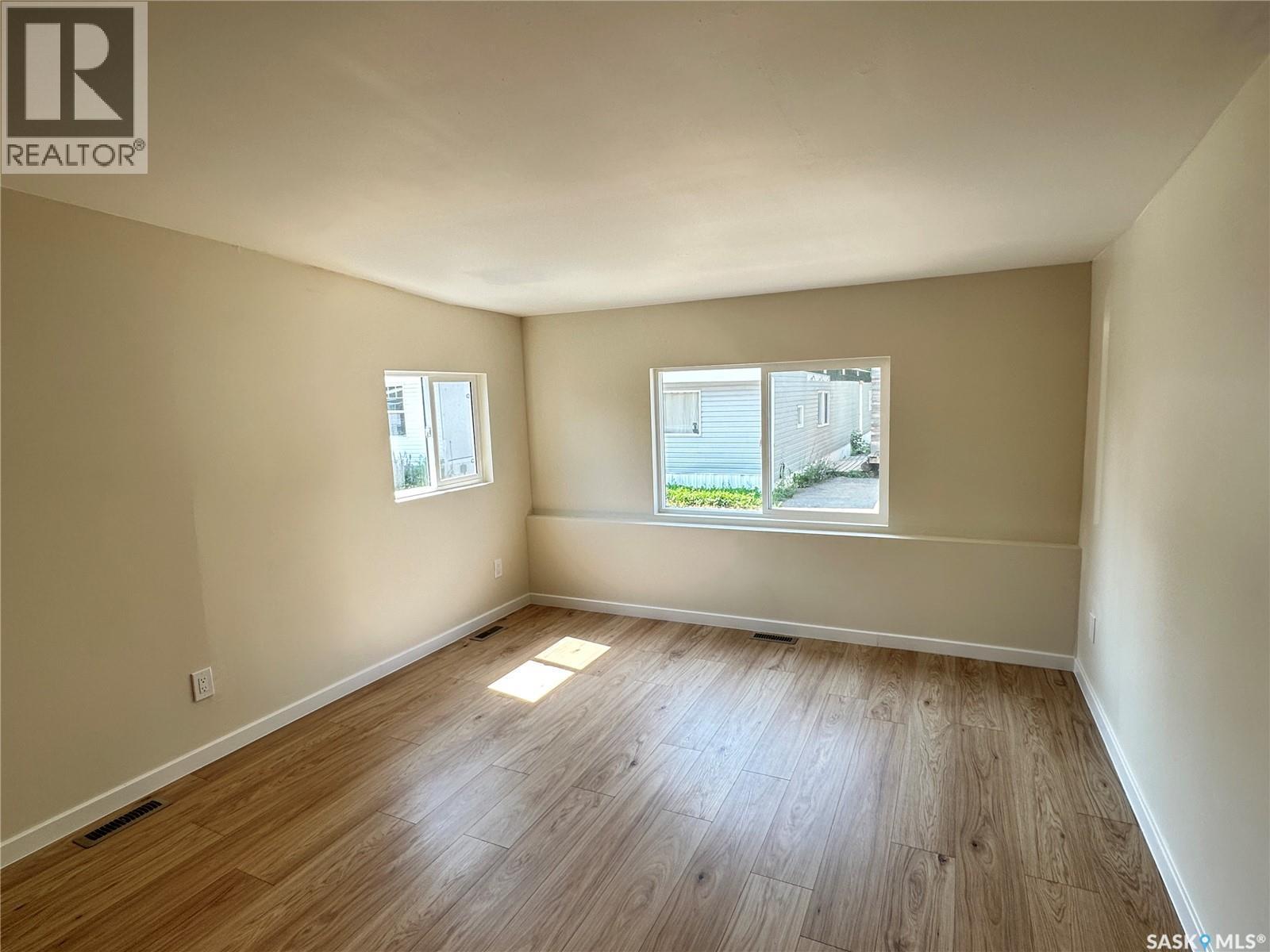 7 321 Dunlop Street, Saskatoon, SK