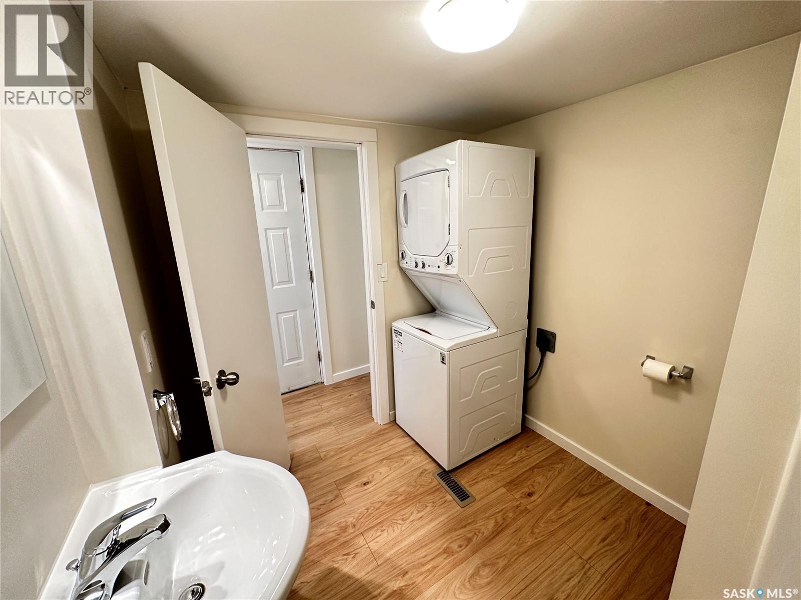 7 321 Dunlop Street, Saskatoon, SK