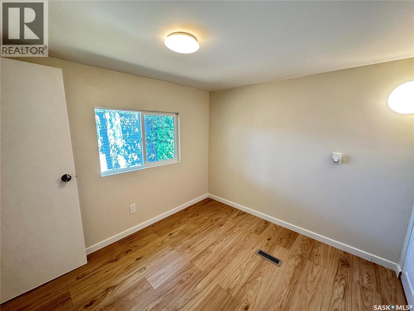 7 321 Dunlop Street, Saskatoon, SK