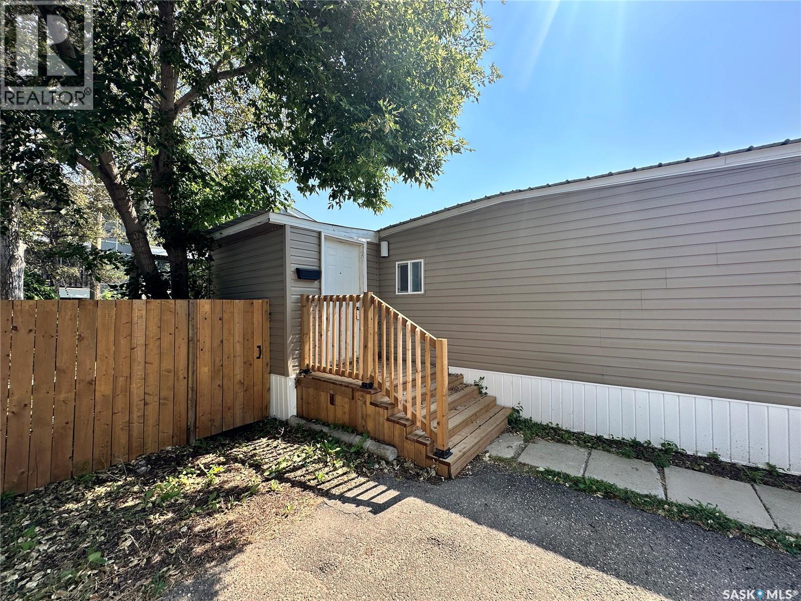 7 321 Dunlop Street, Saskatoon, SK