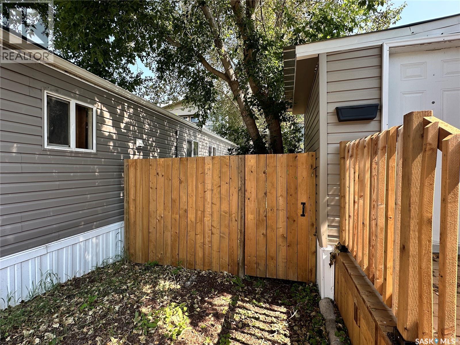 7 321 Dunlop Street, Saskatoon, SK