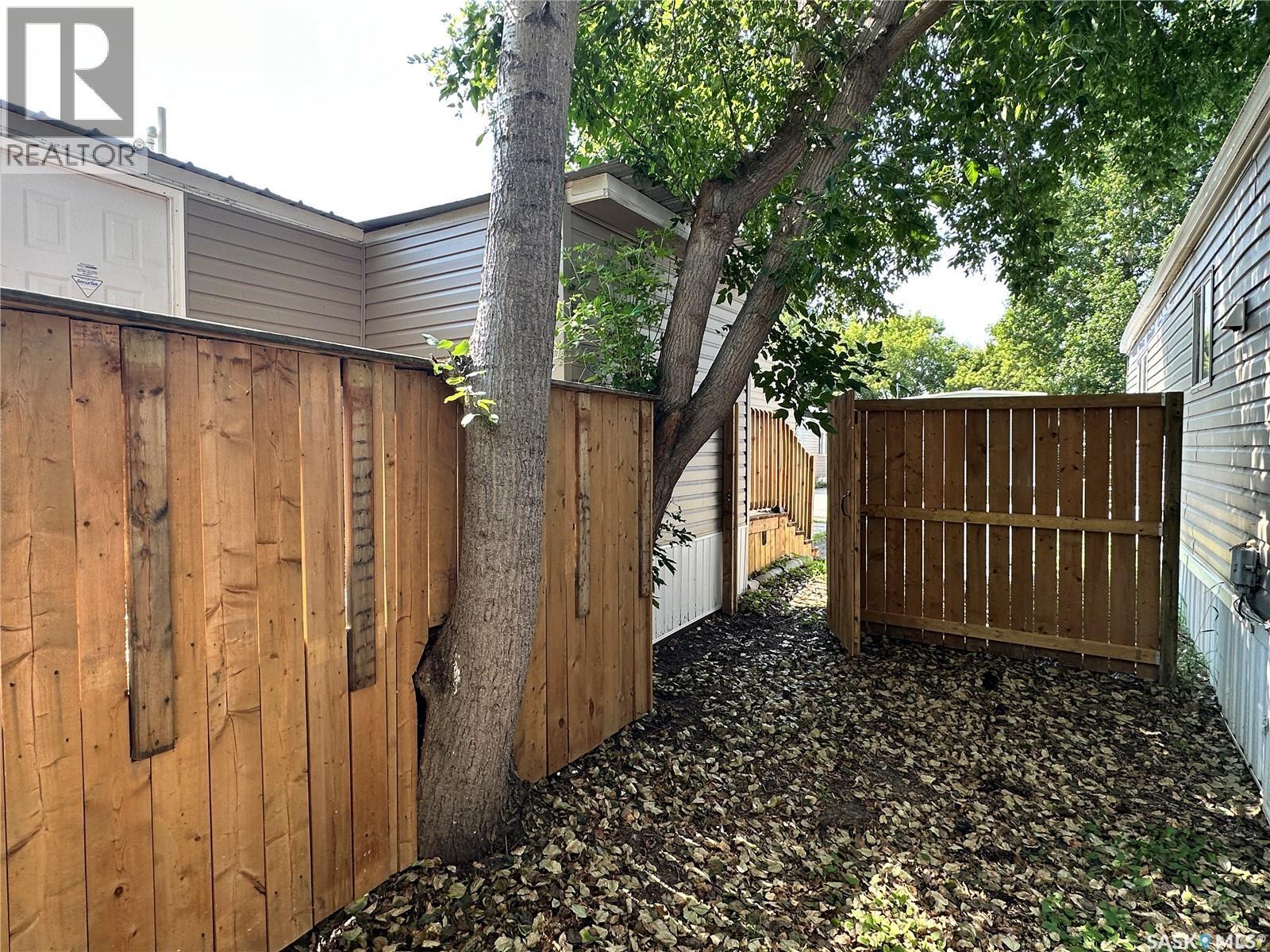 7 321 Dunlop Street, Saskatoon, SK