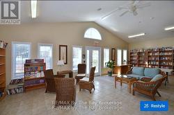 Library/Reading Room - 