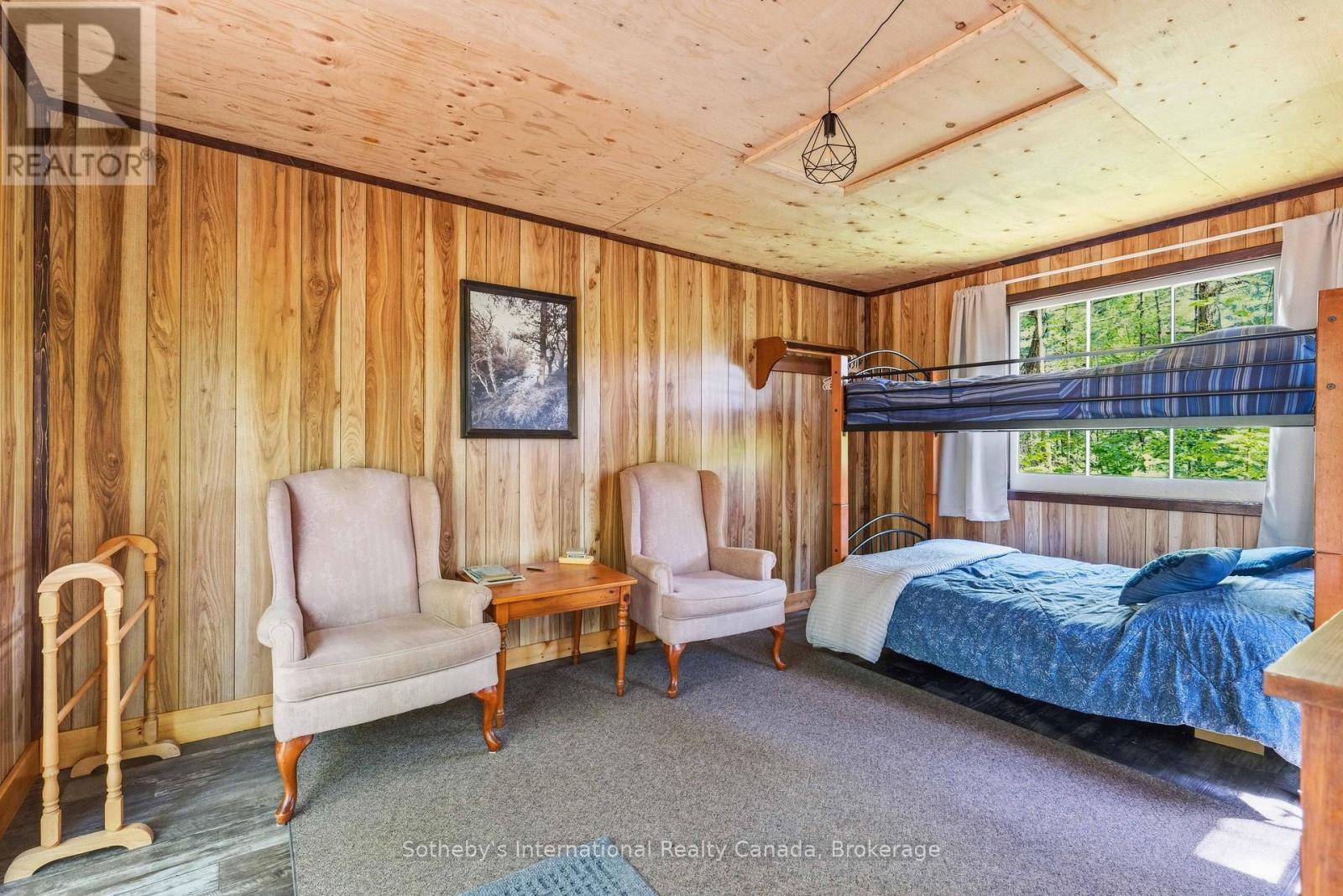 1 Island 29Kl Kahshe Lake - Cooee Island, Gravenhurst (Morrison), ON - Indoor