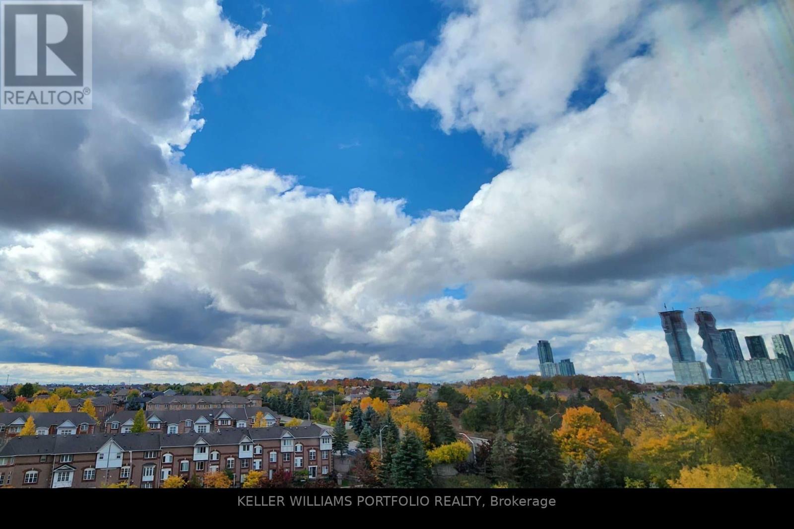 605 - 135 Hillcrest Avenue, Mississauga, ON - Outdoor With View