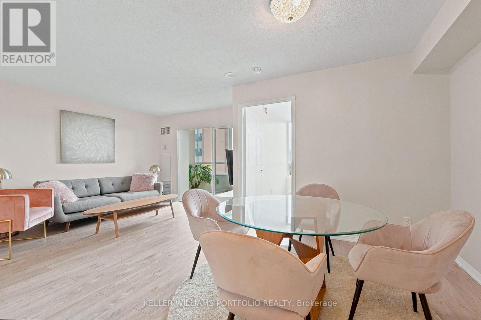 605 - 135 Hillcrest Avenue, Mississauga, ON - Indoor