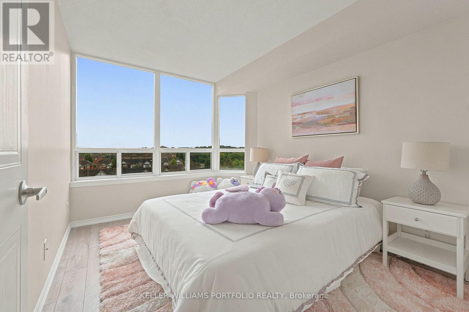 605 - 135 Hillcrest Avenue, Mississauga, ON - Indoor Photo Showing Bedroom