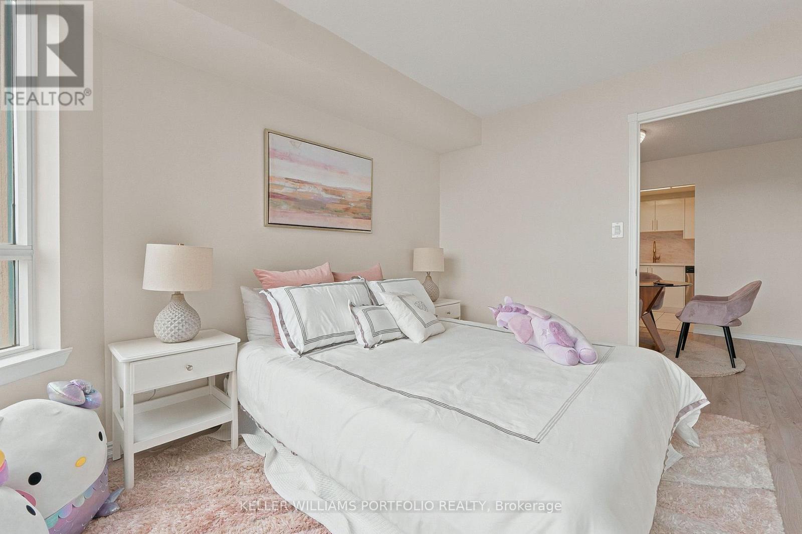 605 - 135 Hillcrest Avenue, Mississauga, ON - Indoor Photo Showing Bedroom