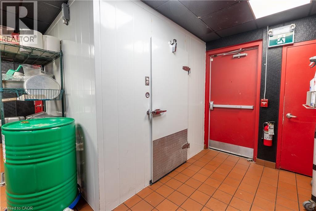 96 Gerrard St E, Toronto, ON