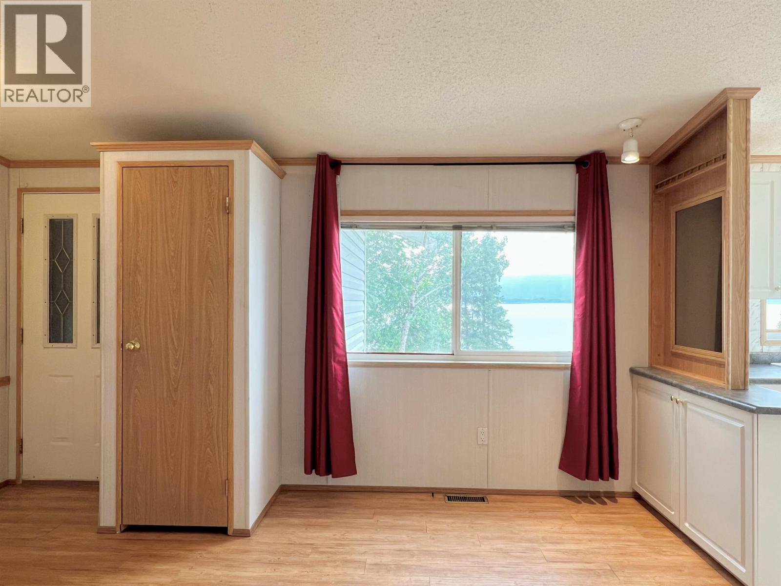 4078 Mckinley Drive, Lac La Hache, BC - Indoor Photo Showing Other Room