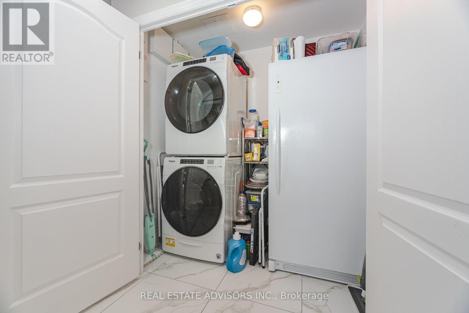 313 - 53 Woodbridge Avenue, Vaughan, ON - Indoor Photo Showing Laundry Room