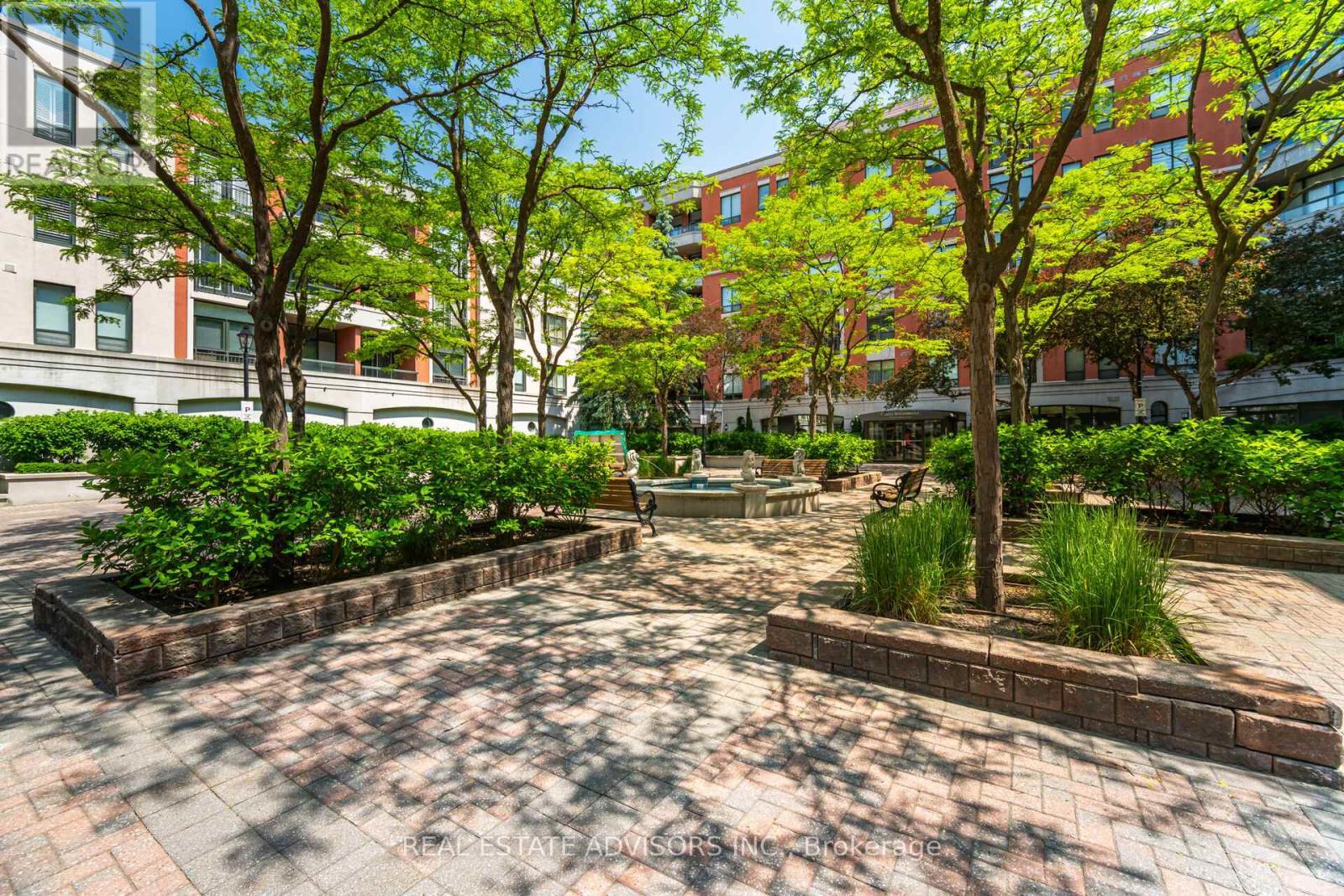 313 - 53 Woodbridge Avenue, Vaughan, ON - Outdoor