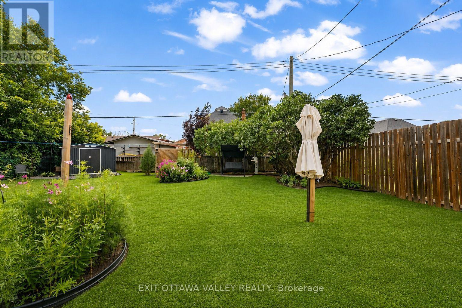 500 Dominion Street, Renfrew, ON - Outdoor