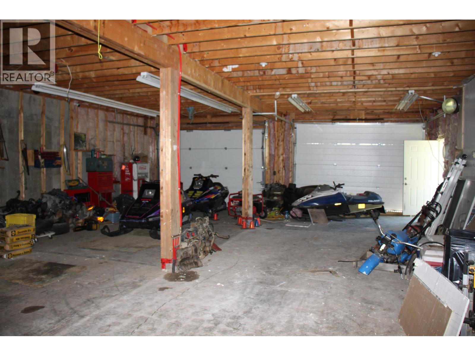 8245 Bridge Lake North Road, Bridge Lake, BC - Indoor Photo Showing Garage