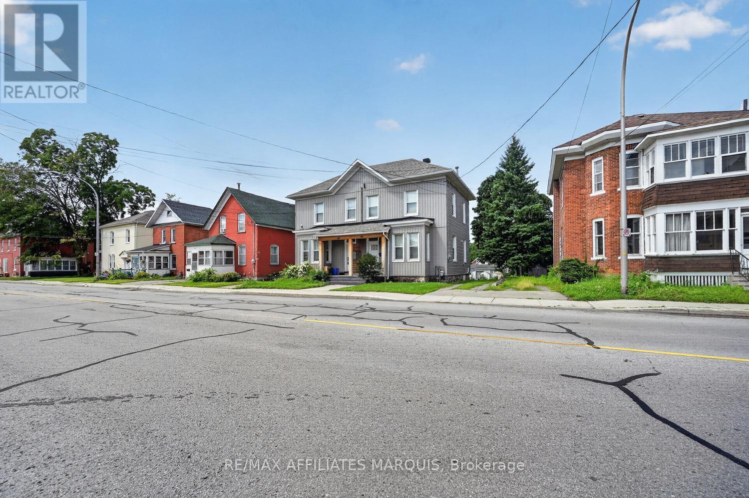88 Brockville Street, Smiths Falls, ON - Outdoor With Facade