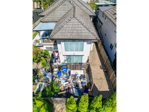 2669 Vanness Avenue, Vancouver, BC 