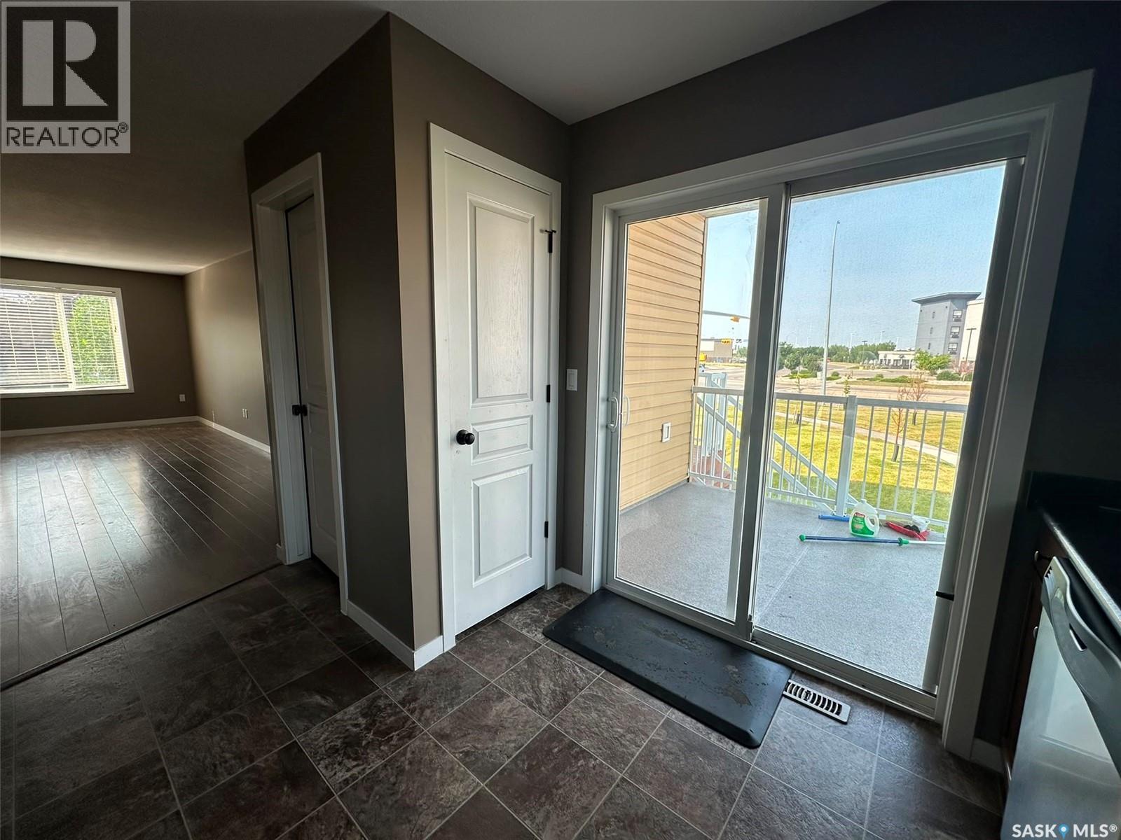 8 5004 James Hill Road, Regina, SK - Indoor Photo Showing Other Room