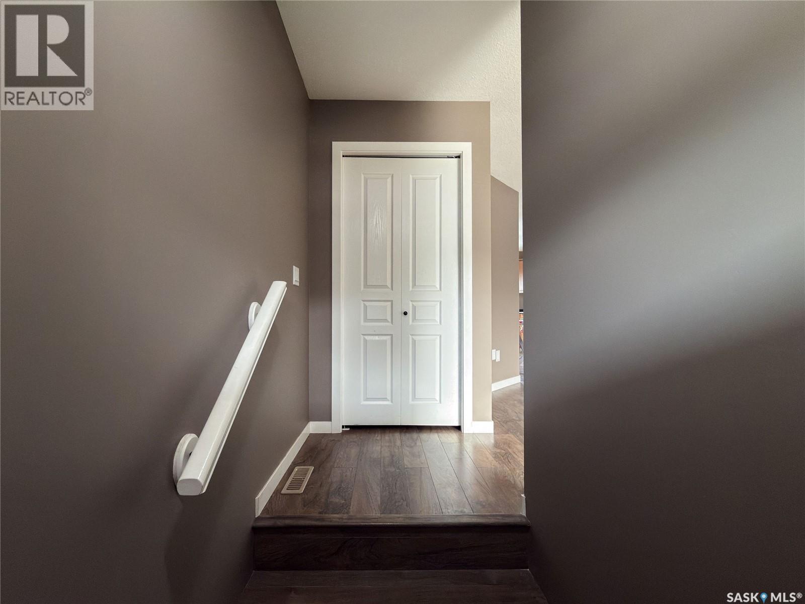 8 5004 James Hill Road, Regina, SK - Indoor Photo Showing Other Room
