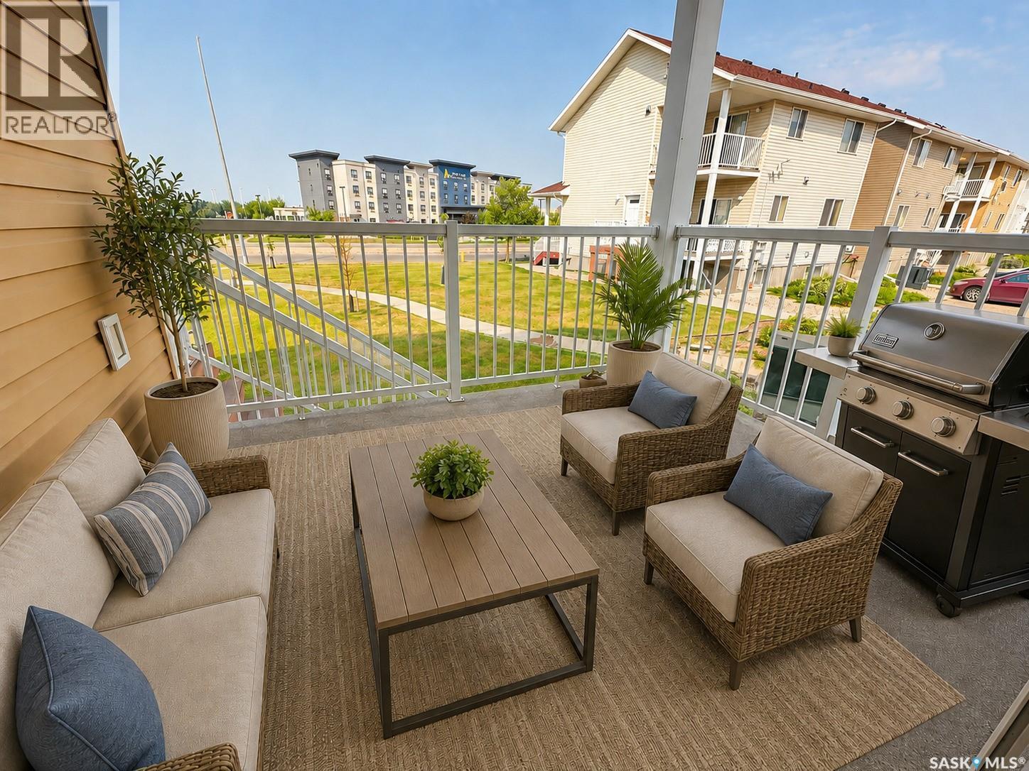 8 5004 James Hill Road, Regina, SK - Outdoor With Exterior