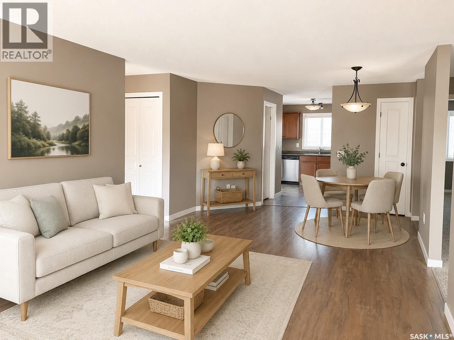 8 5004 James Hill Road, Regina, SK - Indoor Photo Showing Living Room