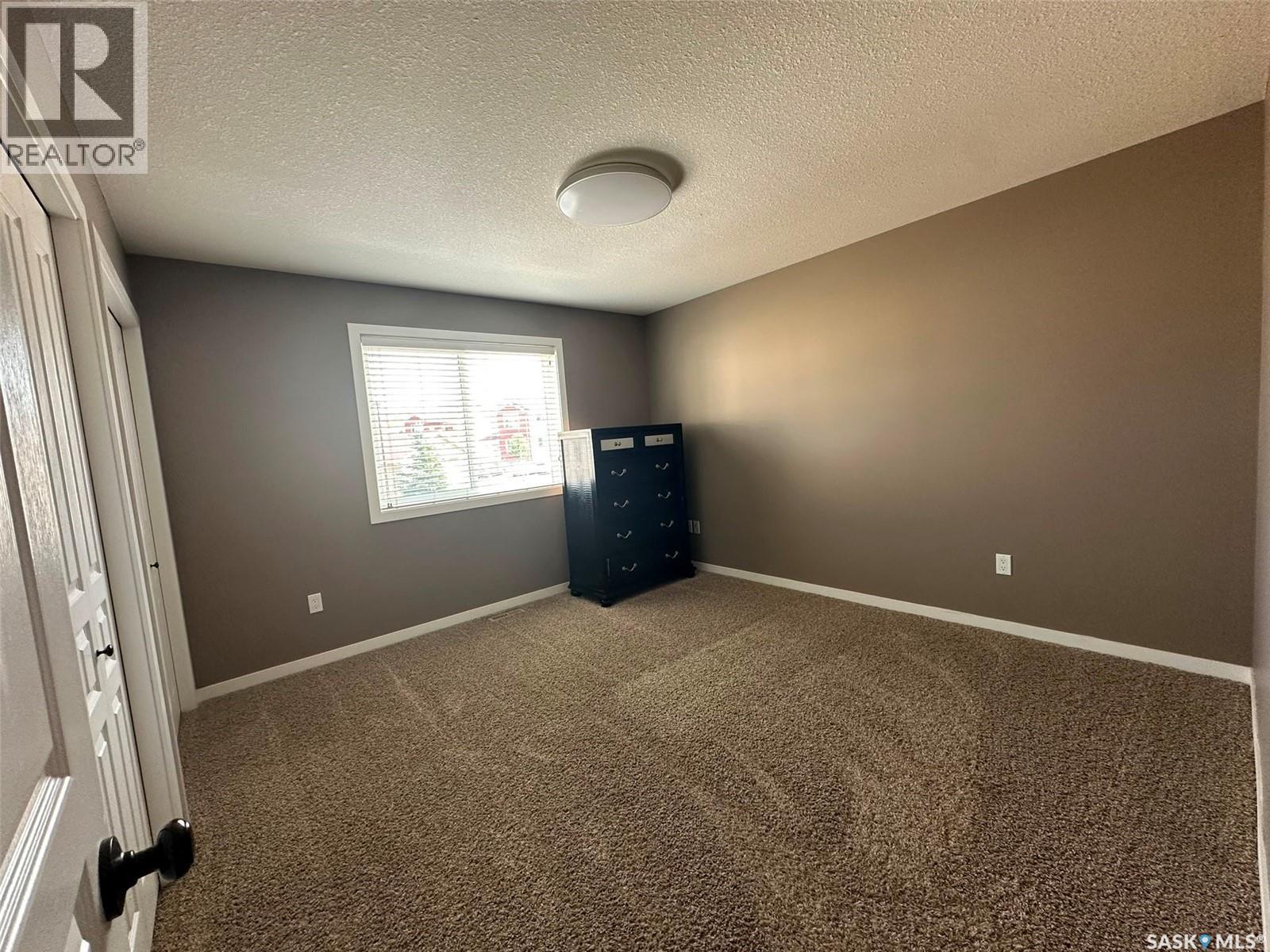 8 5004 James Hill Road, Regina, SK - Indoor