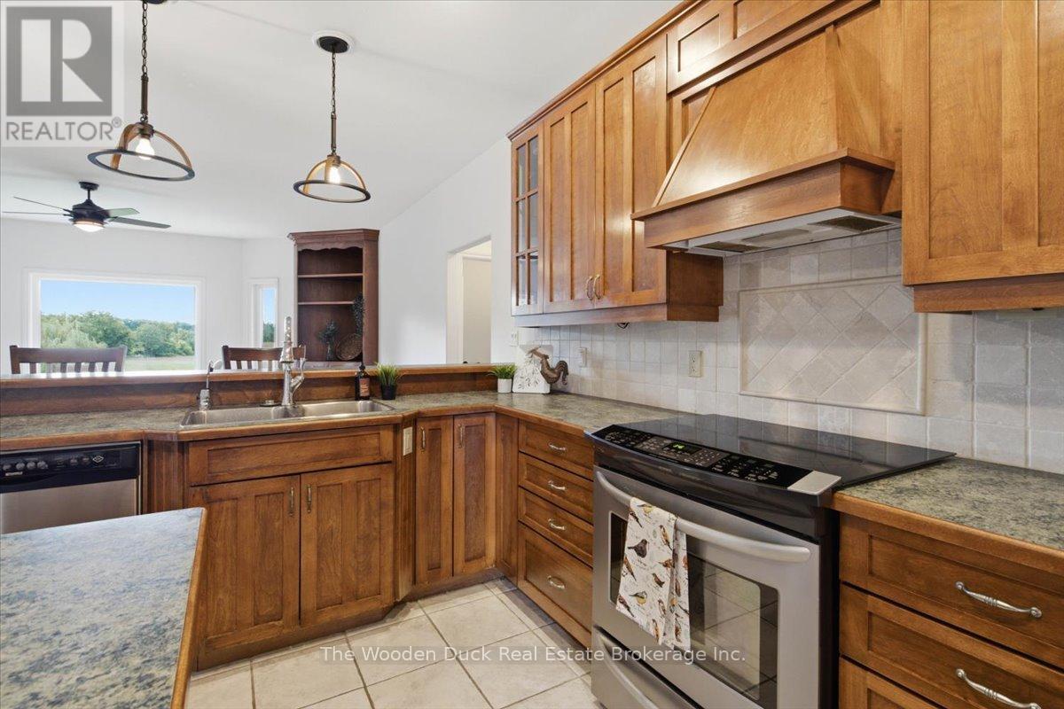 743 Tuftsville Road, Stirling-Rawdon (Rawdon Ward), ON - Indoor Photo Showing Kitchen With Double Sink