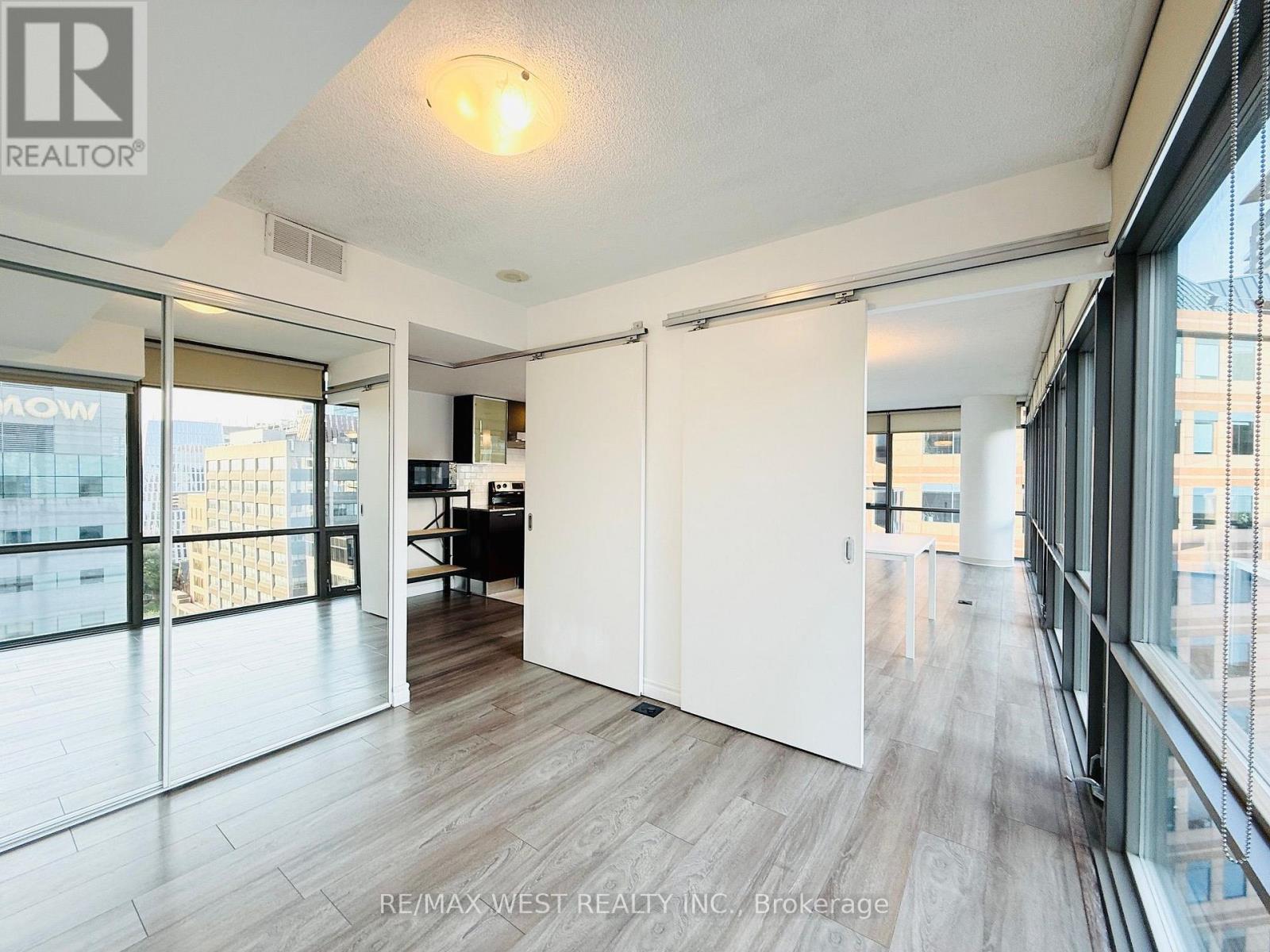1203 - 38 Grenville Street, Toronto, ON - Indoor Photo Showing Other Room