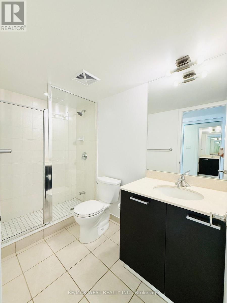 1203 - 38 Grenville Street, Toronto, ON - Indoor Photo Showing Bathroom